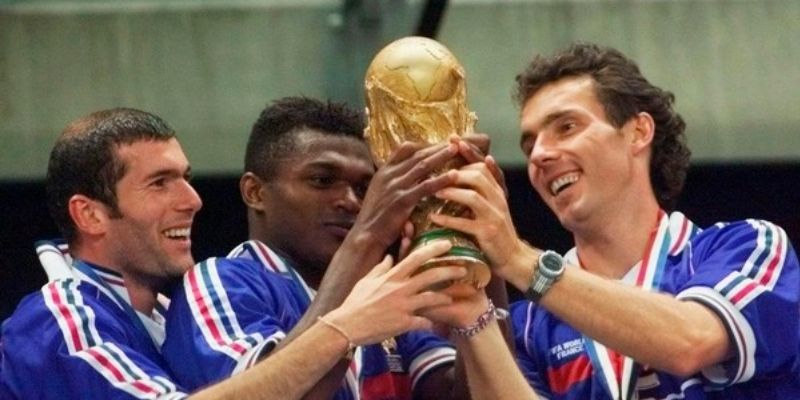 Hiệp phụ trận Paraguay gặp Pháp làm nên bàn thắng vàng năm 1998